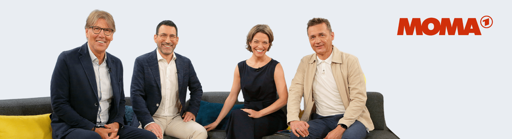 Vier Moderatoren aus dem ARD-Morgenmagazin sitzen auf einem Sofa. | Bildquelle: WDR mediagroup GmbH Vier Moderatoren aus dem ARD-Morgenmagazin sitzen auf einem Sofa.